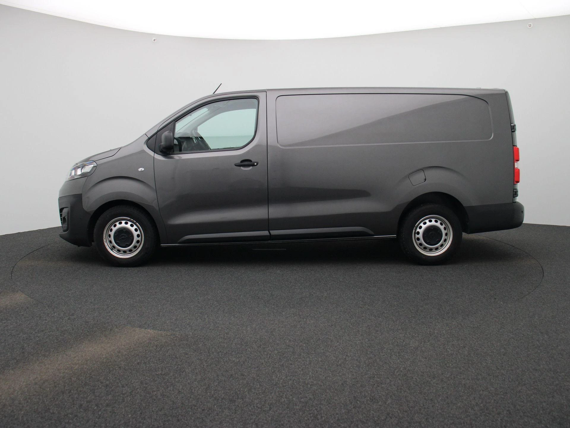 Opel-Vivaro-image-3