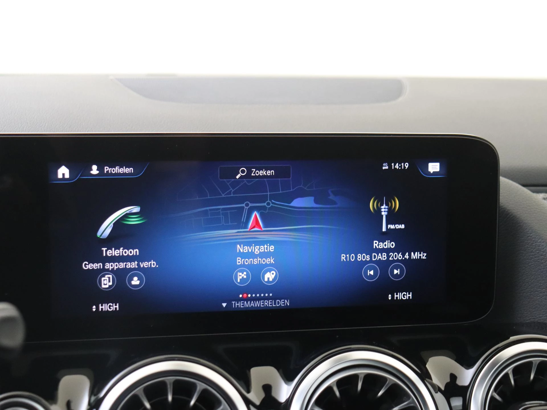 Mercedes-Benz-B-Klasse-image-15