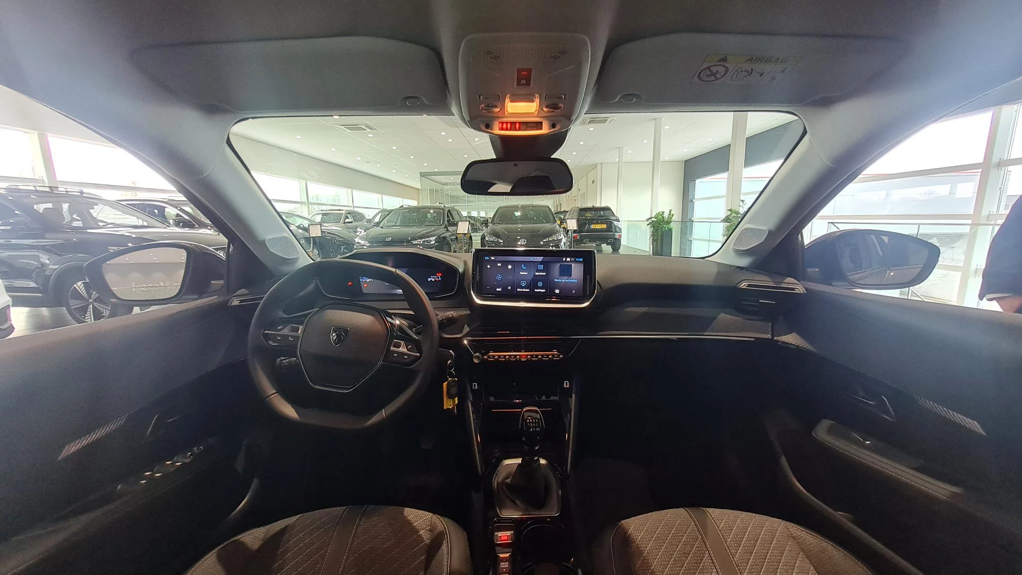 Peugeot-208-image-13