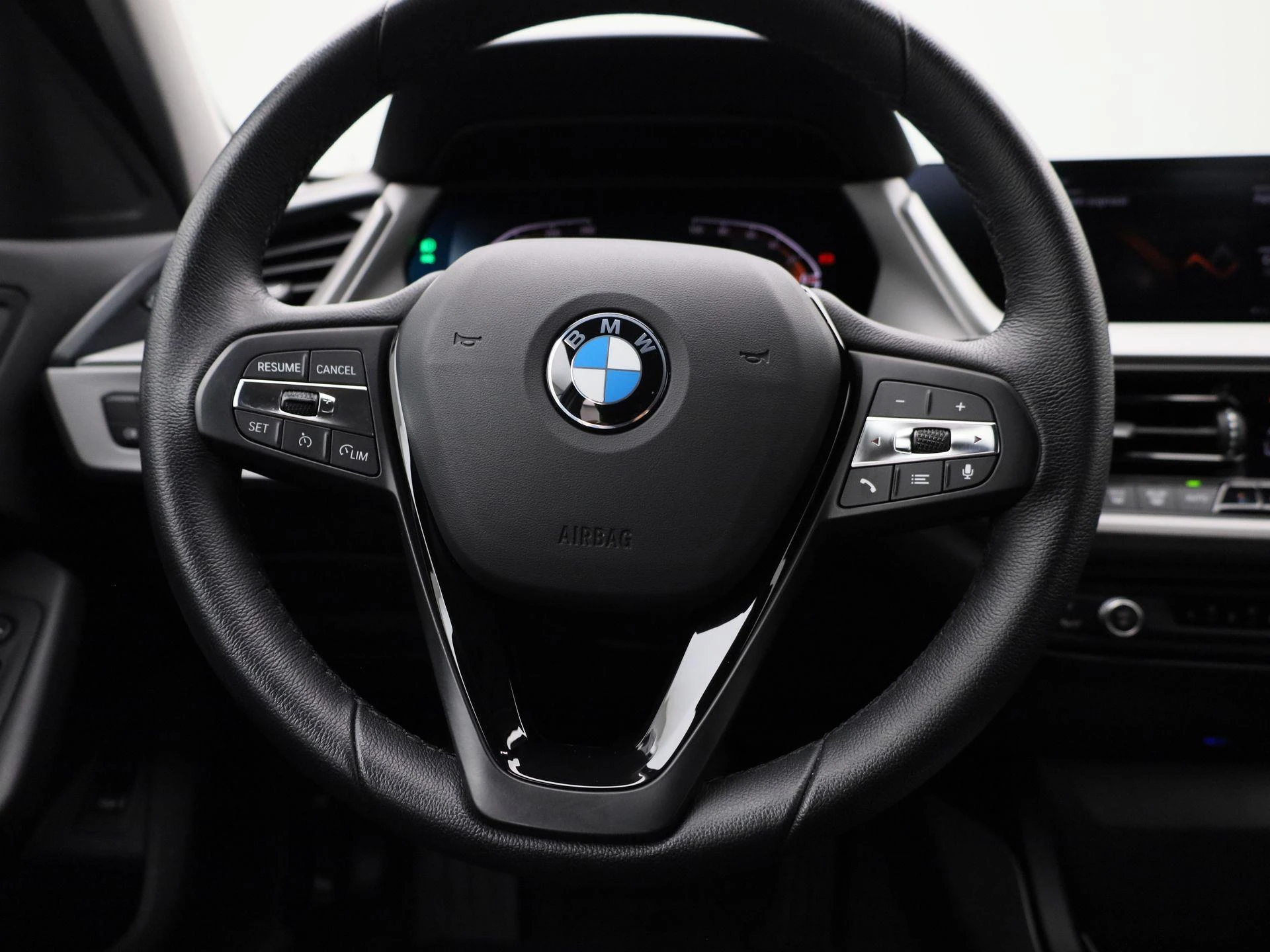 BMW-Série 1-image-8