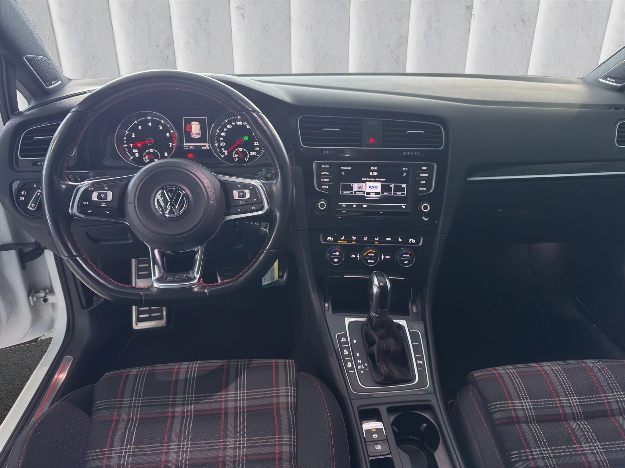 Volkswagen Golf VII 2.0 GTI Performance BMT