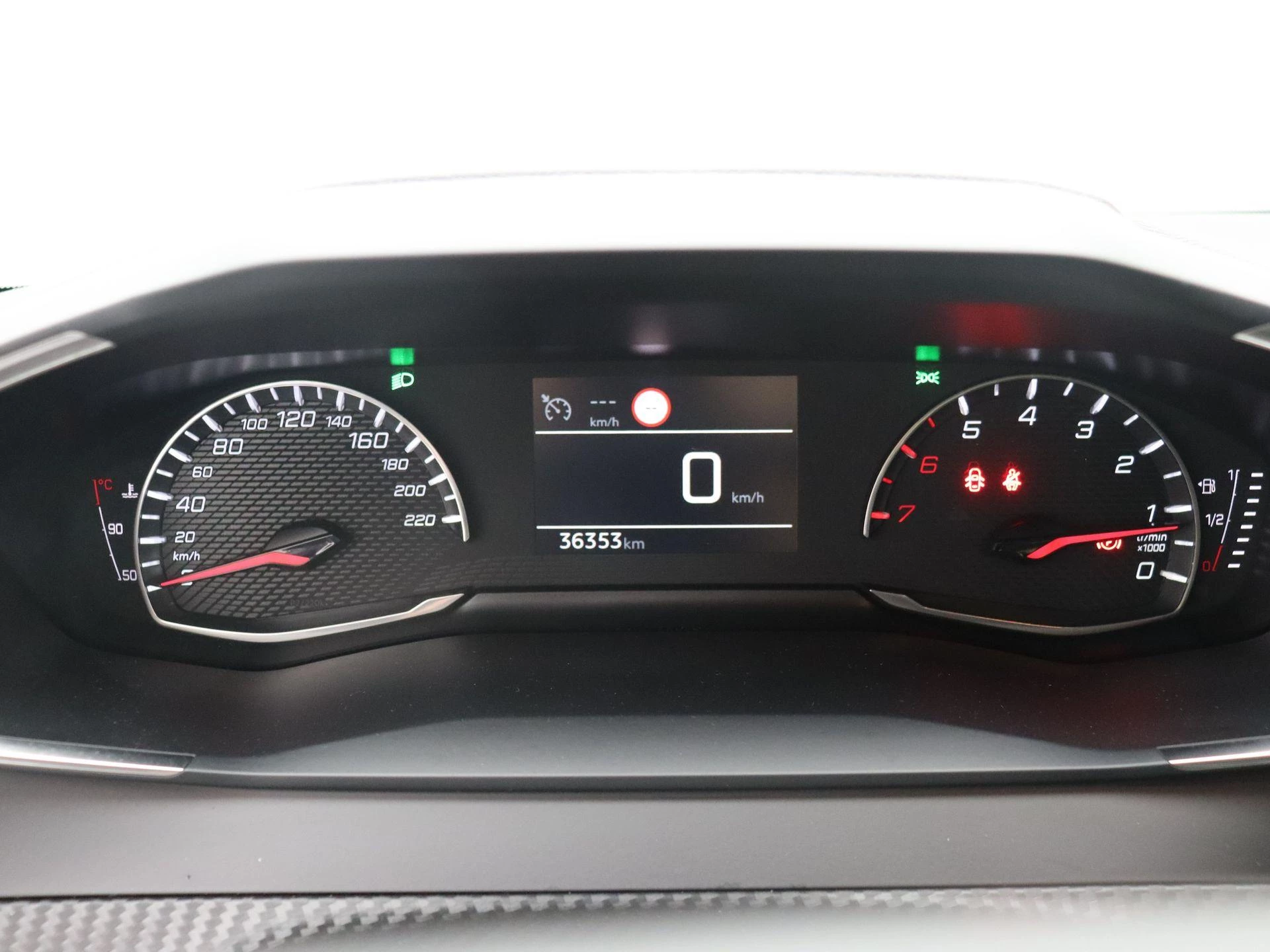 Peugeot-208-image-11