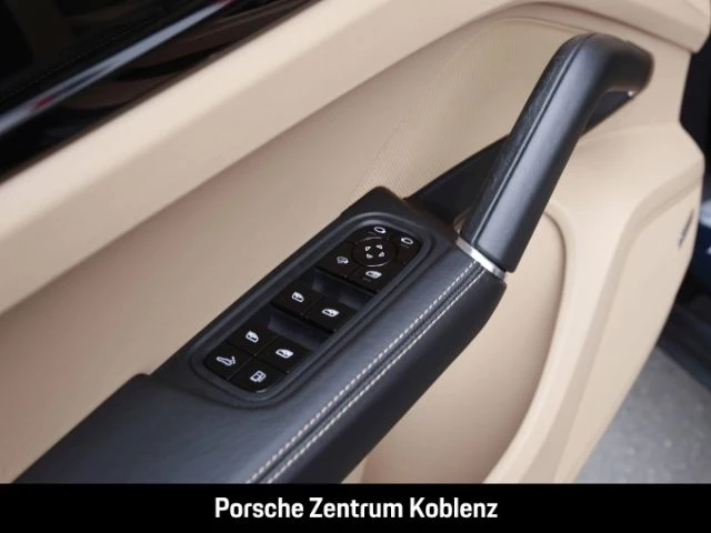 Porsche Cayenne E-Hybrid Coupe -