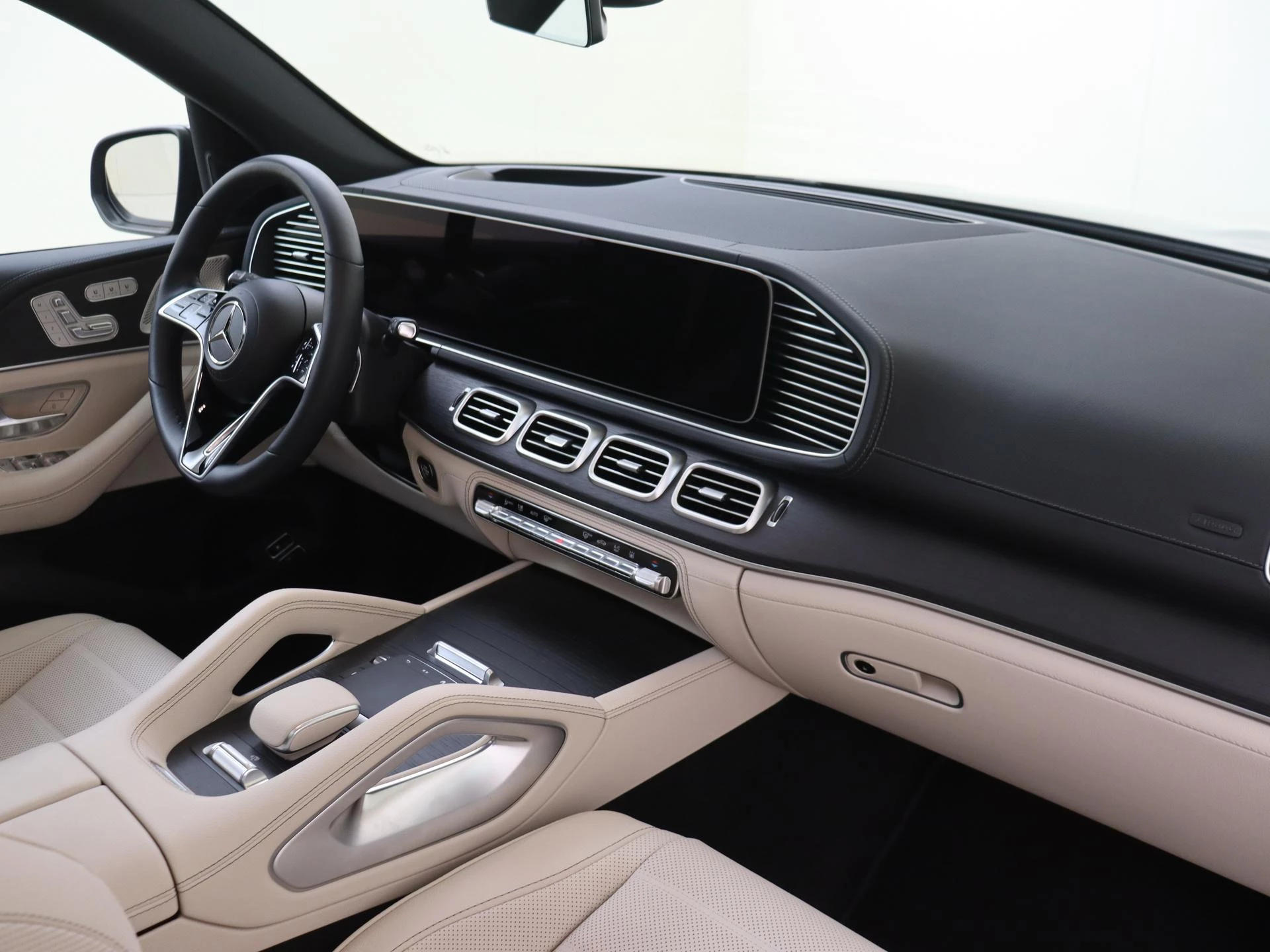 Mercedes-Benz-GLE-image-4