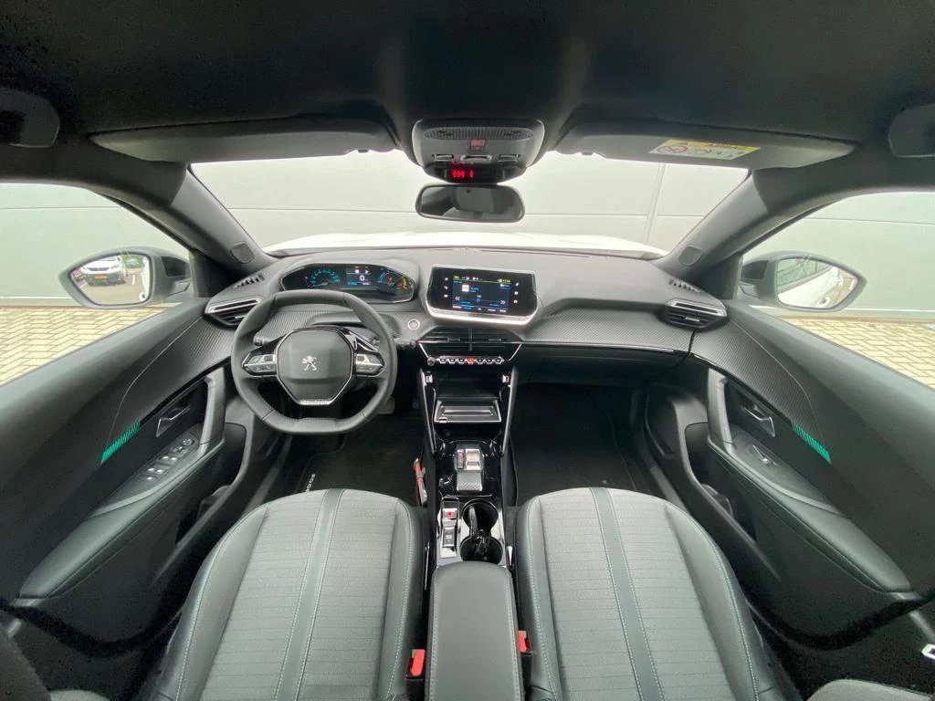 Peugeot-e-2008-image-13