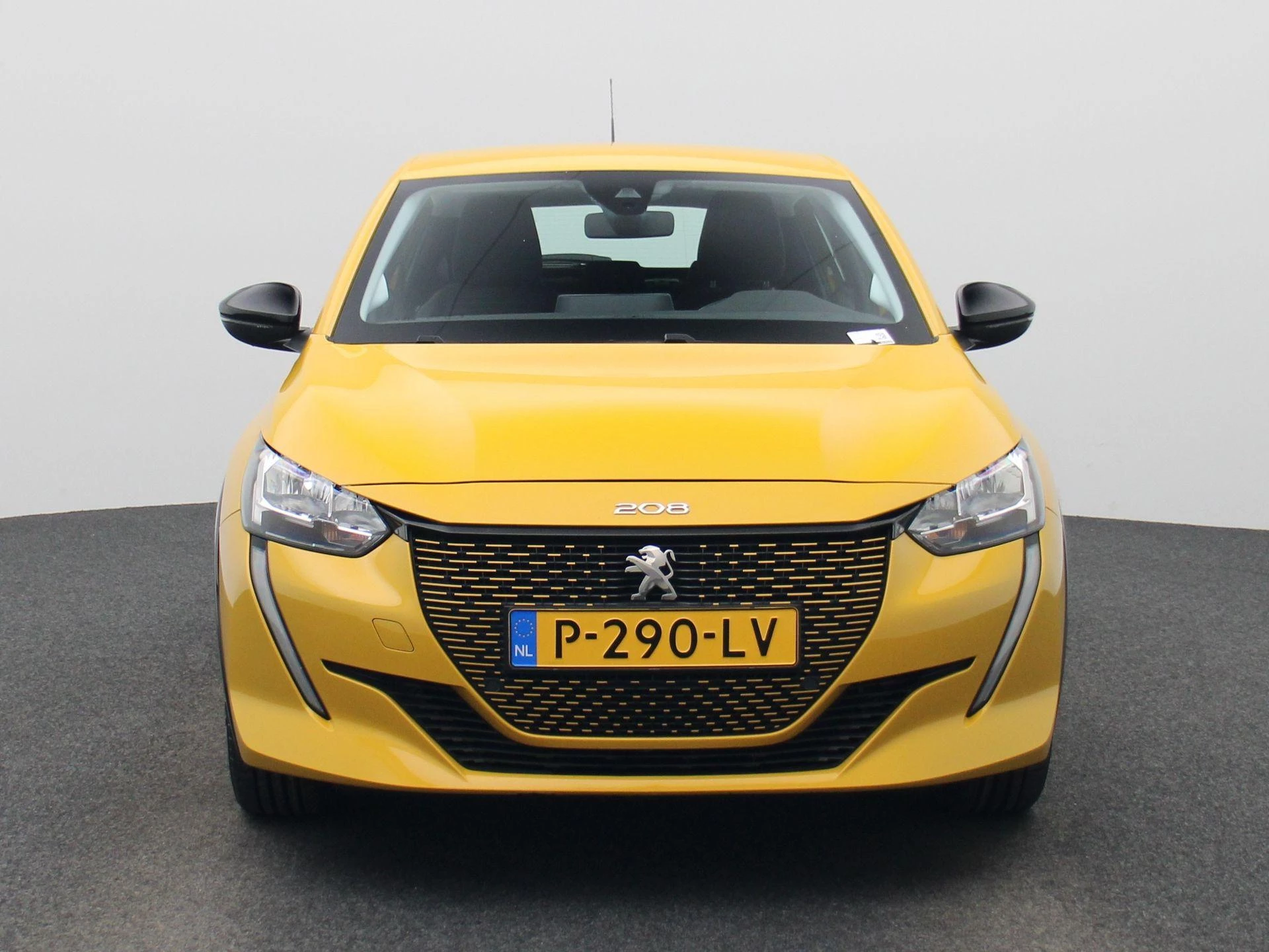 Peugeot-e-208-image-2