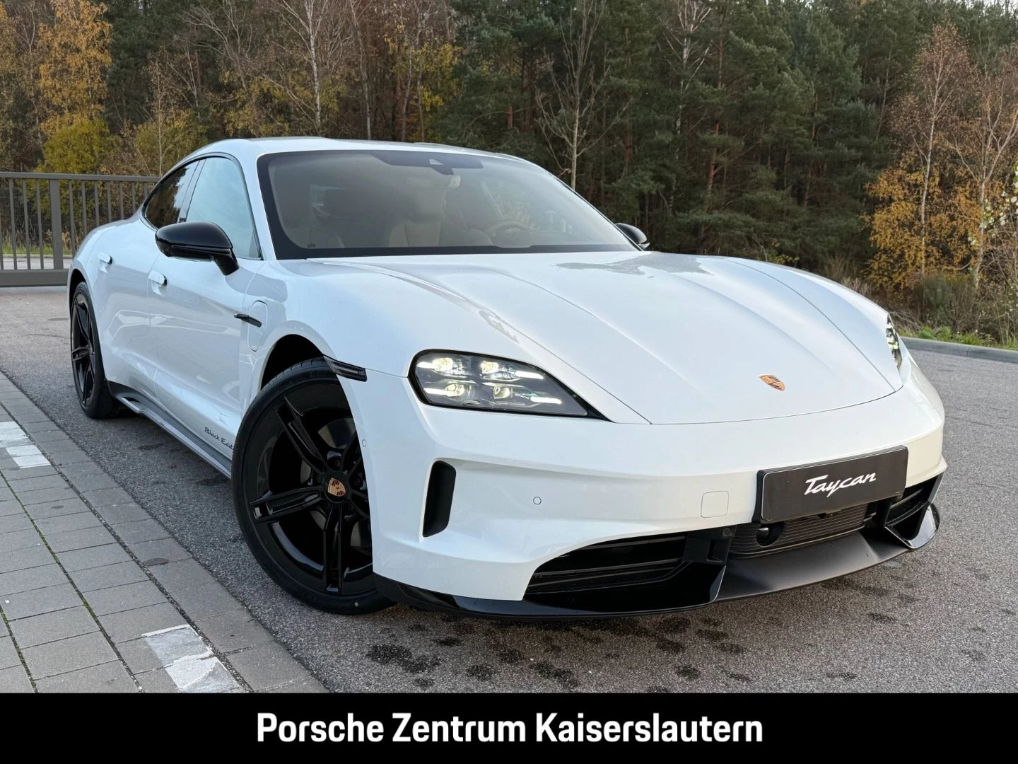 Porsche Taycan 4 Black Edition HA-Lenkung InnoDrive LED black edition