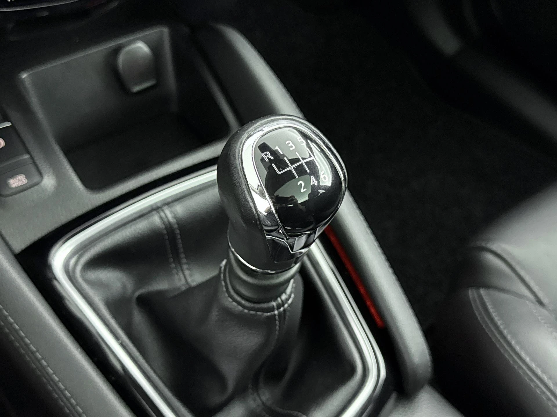Nissan-QASHQAI-image-13