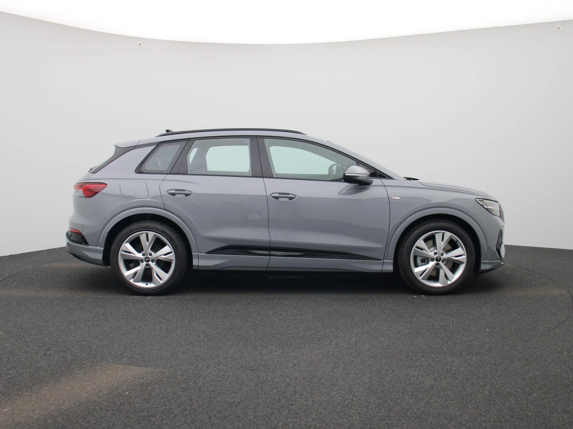 Audi-Q4 e-tron-image-5