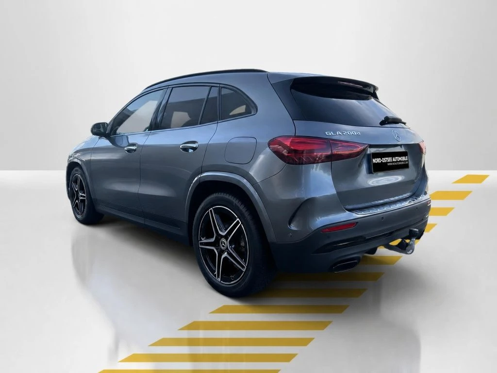 Mercedes-Benz-GLA 200 d-image-11