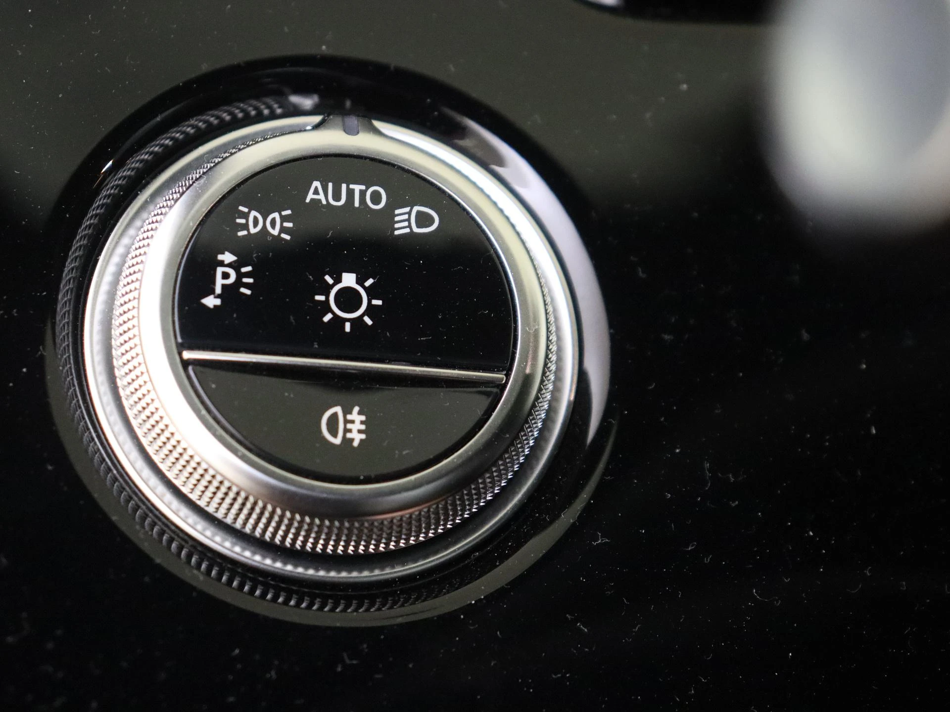 Mercedes-Benz-E-Klasse-image-23