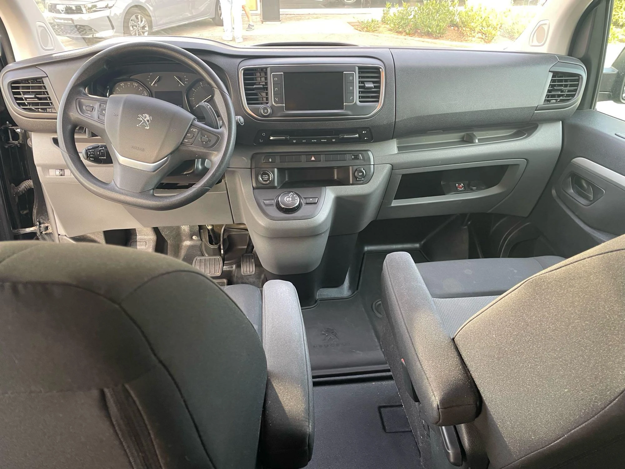 Peugeot-Expert-image-10
