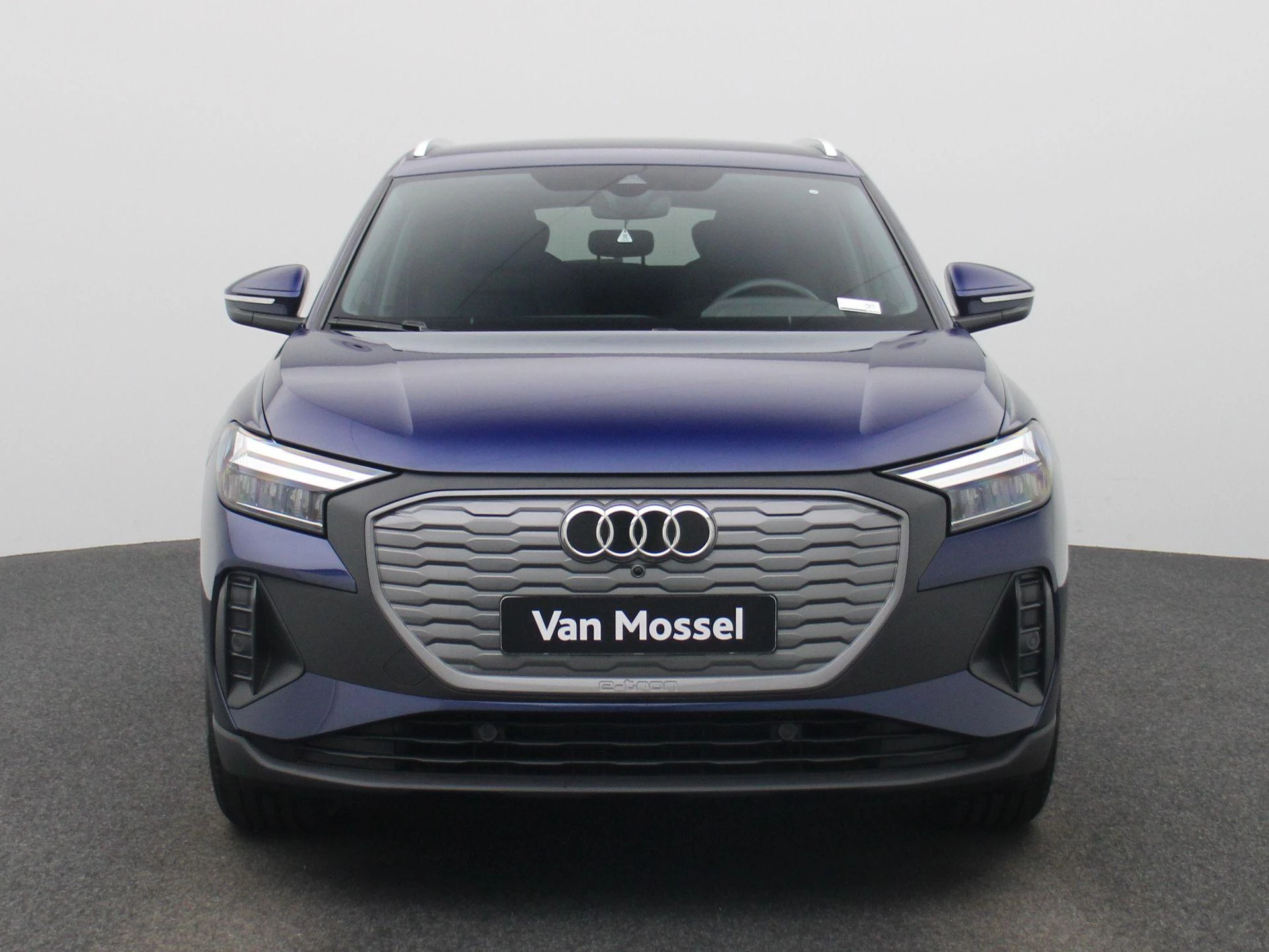 Audi-Q4 e-tron-image-1