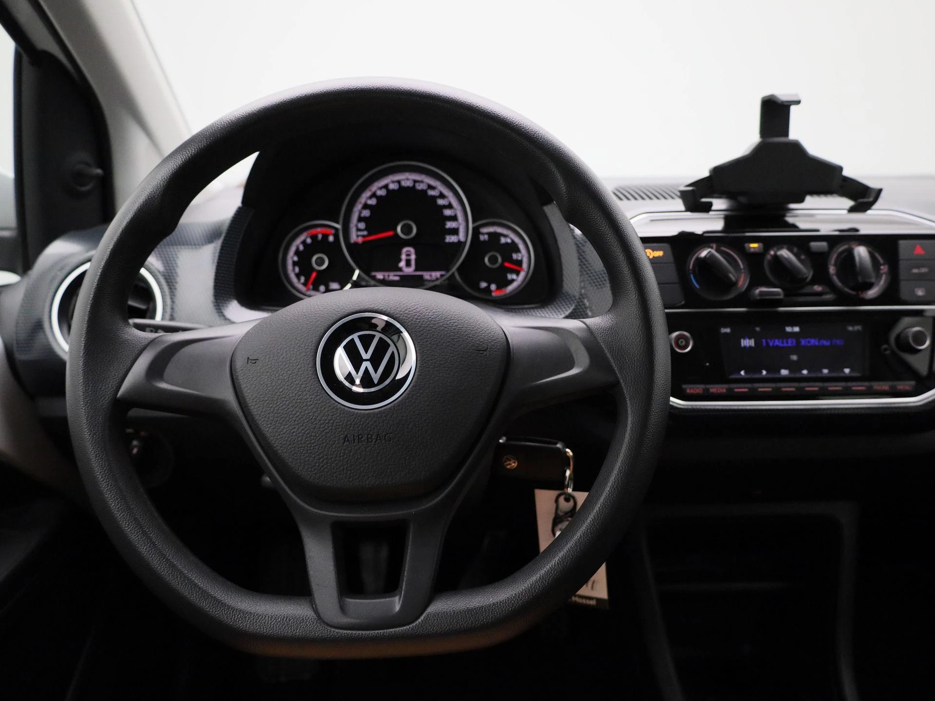 Volkswagen-up!-image-6