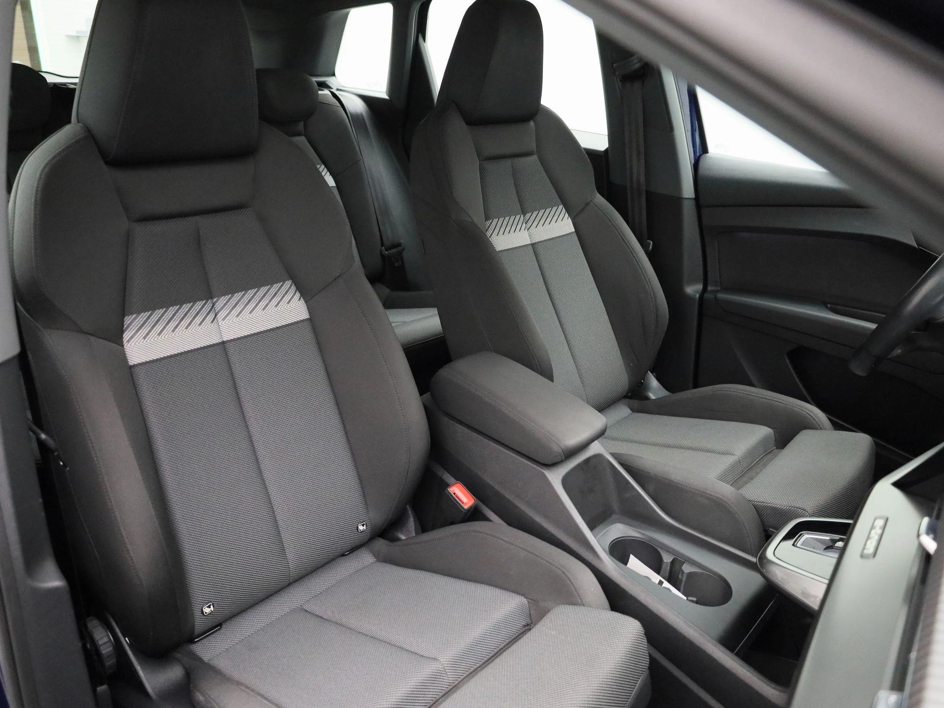 Audi-Q4 e-tron-image-38