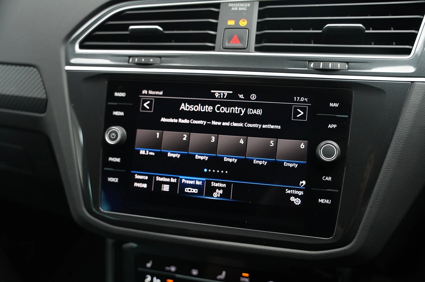 Volkswagen-Tiguan-image-24