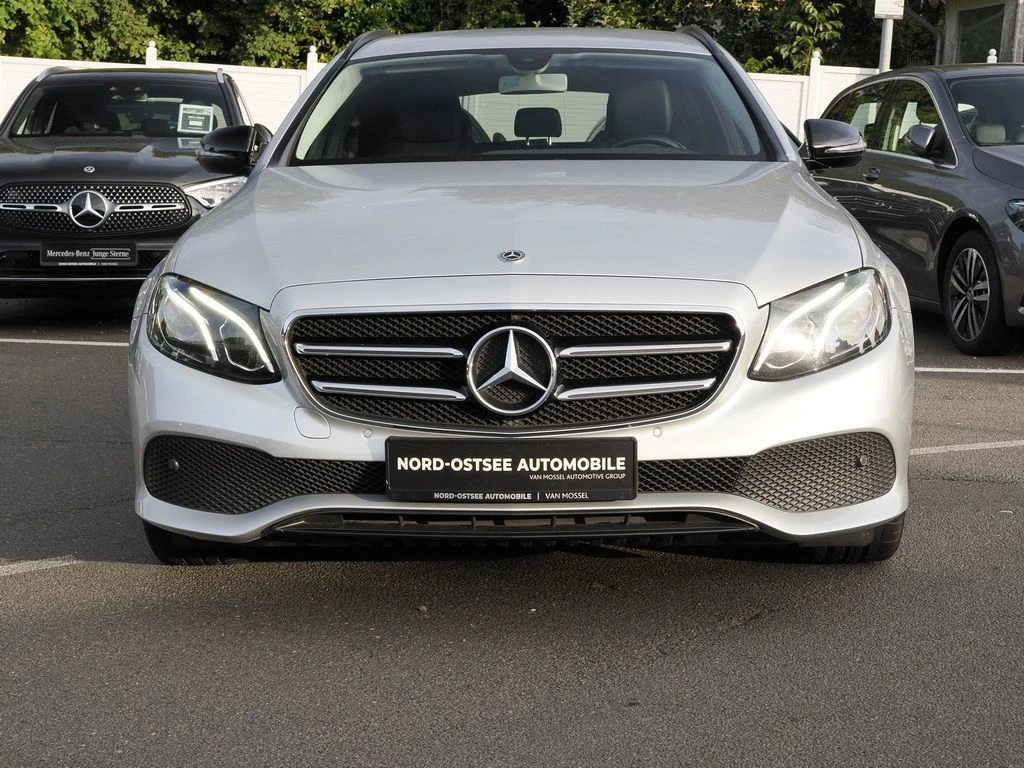 Mercedes-Benz-E-Klasse 220 d-image-2