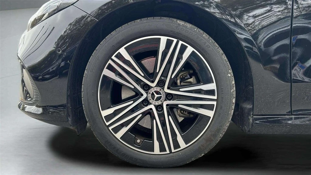Mercedes-Benz-CLA-image-8