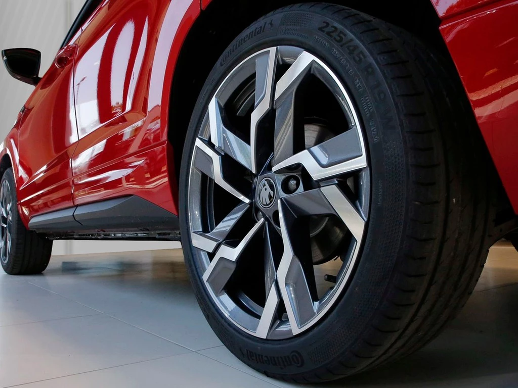 Škoda Karoq Sportline 2.0 TSI UPE 55.100 4x4 Familie