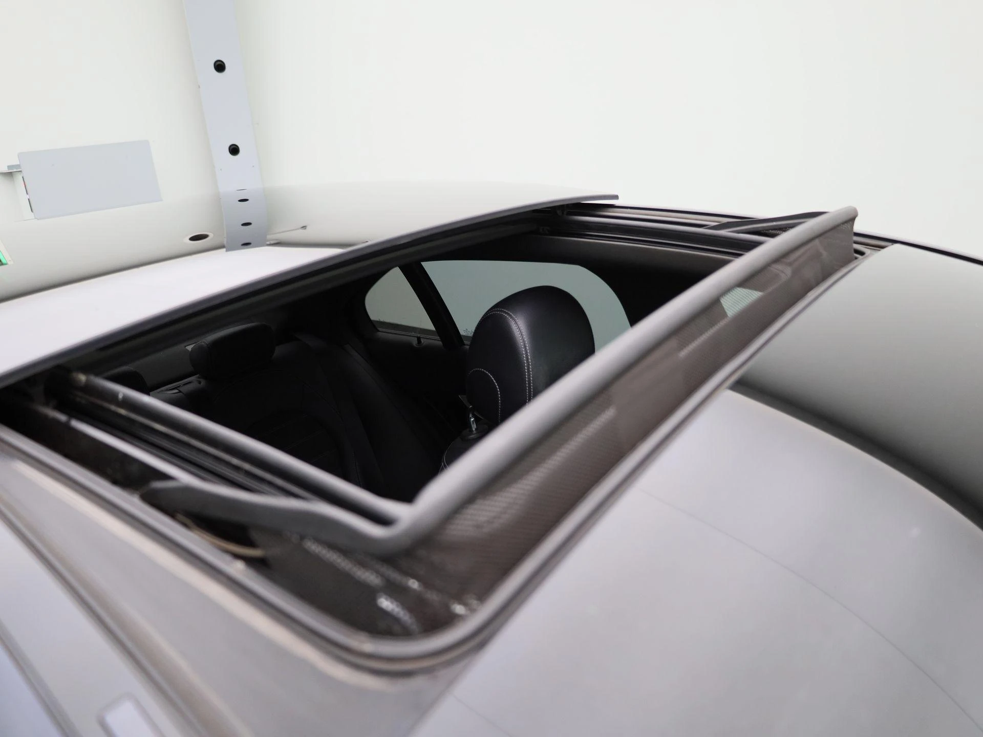 Mercedes-Benz-C-Klasse-image-43