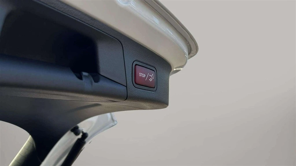 Mercedes-Benz-EQA-image-28