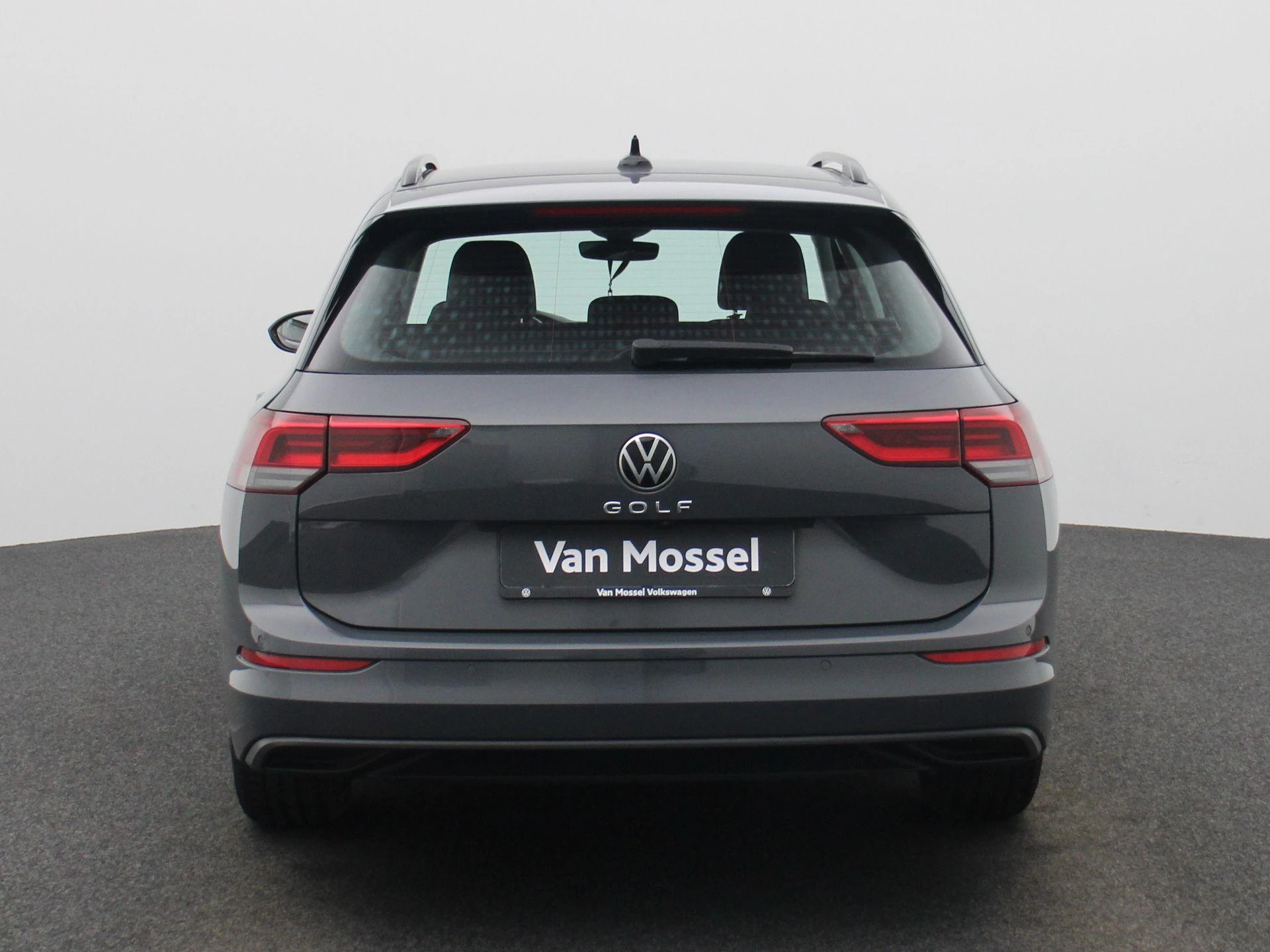 Volkswagen-Golf-image-5
