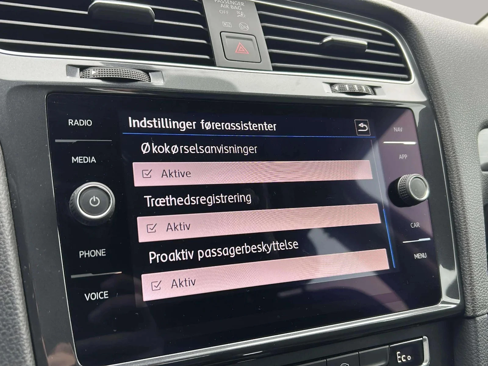 Volkswagen-e-Golf-image-20