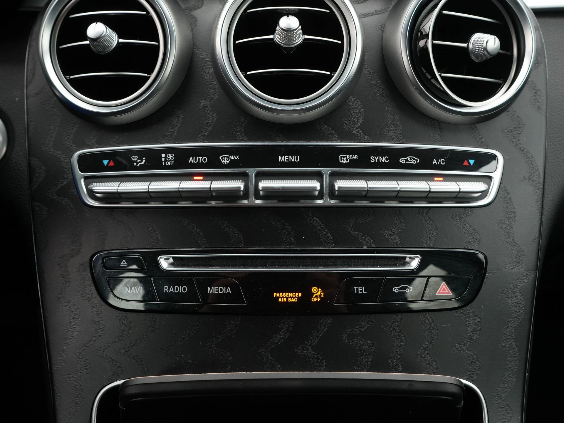 Mercedes-Benz-GLC-image-19