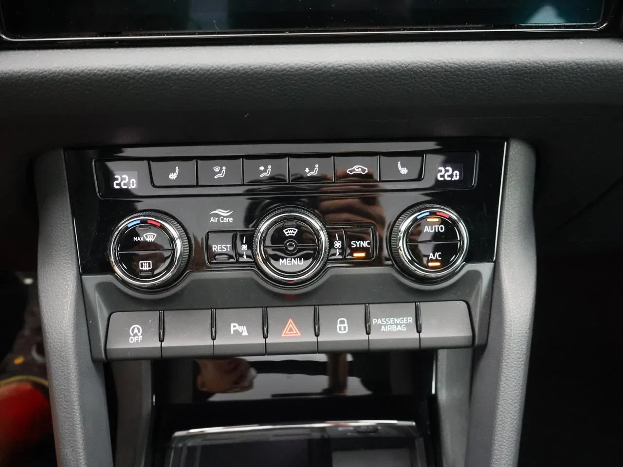 Škoda Kodiaq Kodiaq 2.0TSI 4x4 Sportline 190PK *AUTOMAAT*PANODAK*7 ZITPLAATSEN*TREKHAAK*LEDER*ALCANTARA*SPORTZETELS*CAMERA*CRUISE*PDC*...*