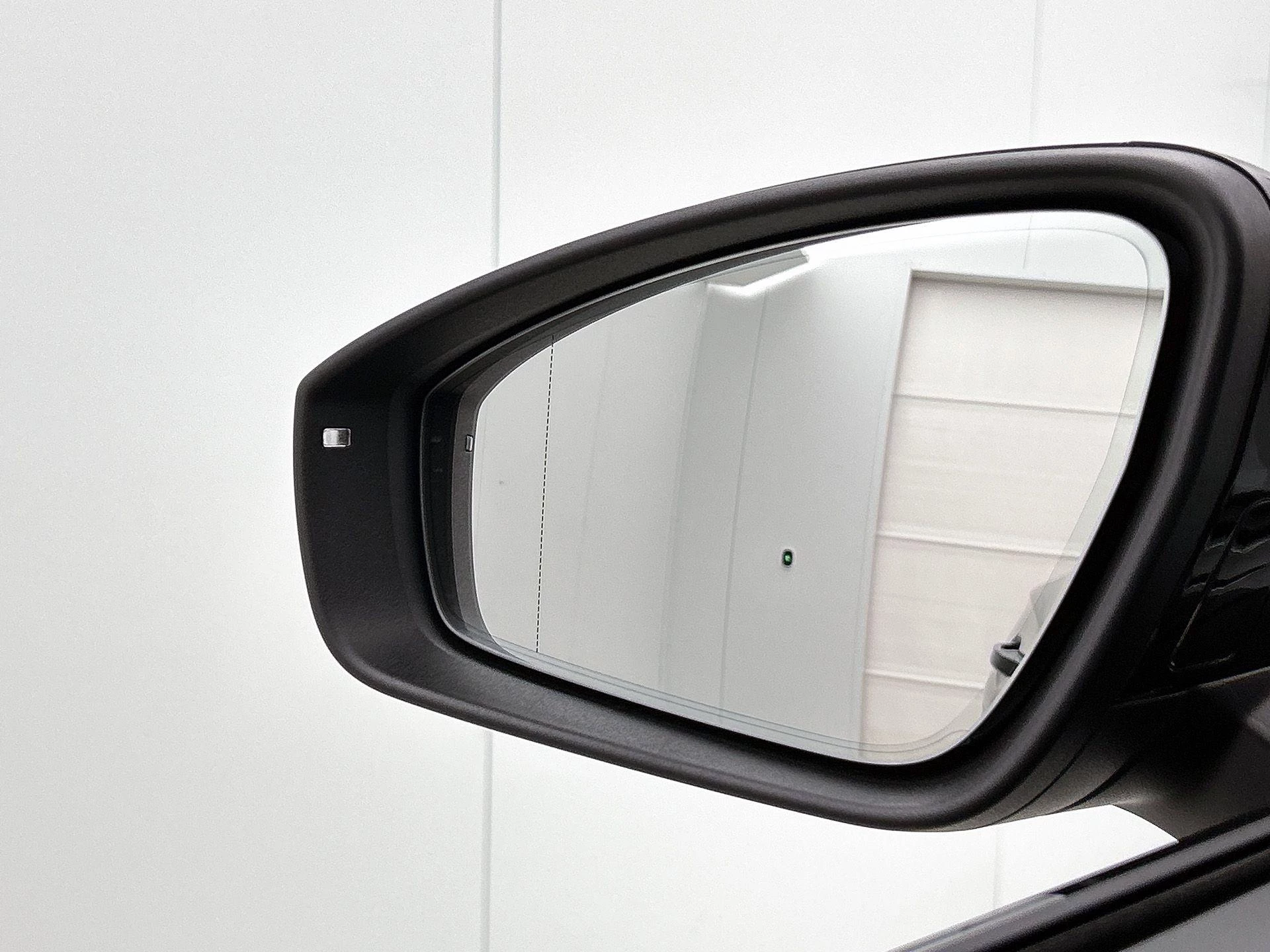 Volkswagen-Tiguan-image-16