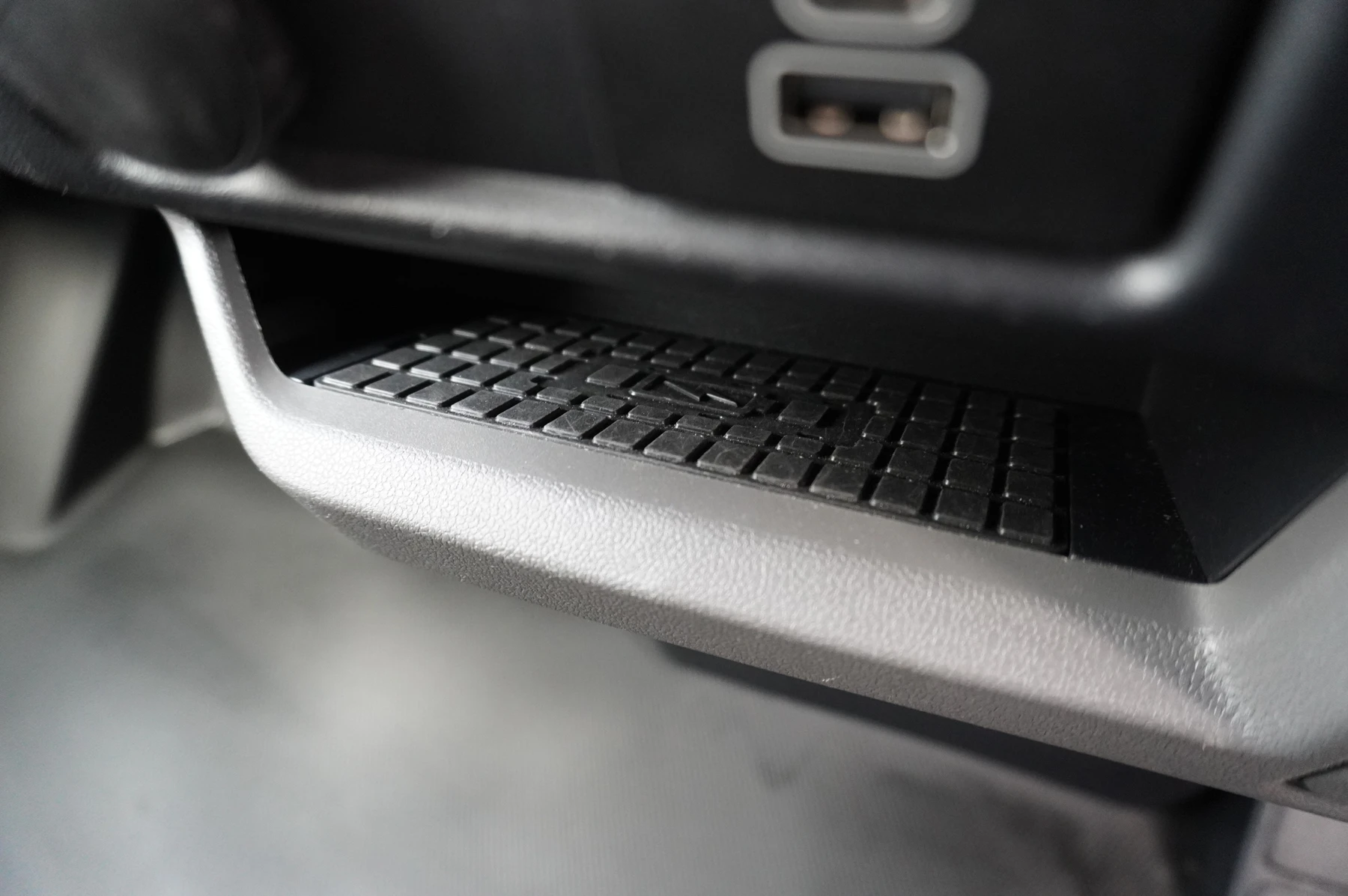 Volkswagen-Transporter-image-35
