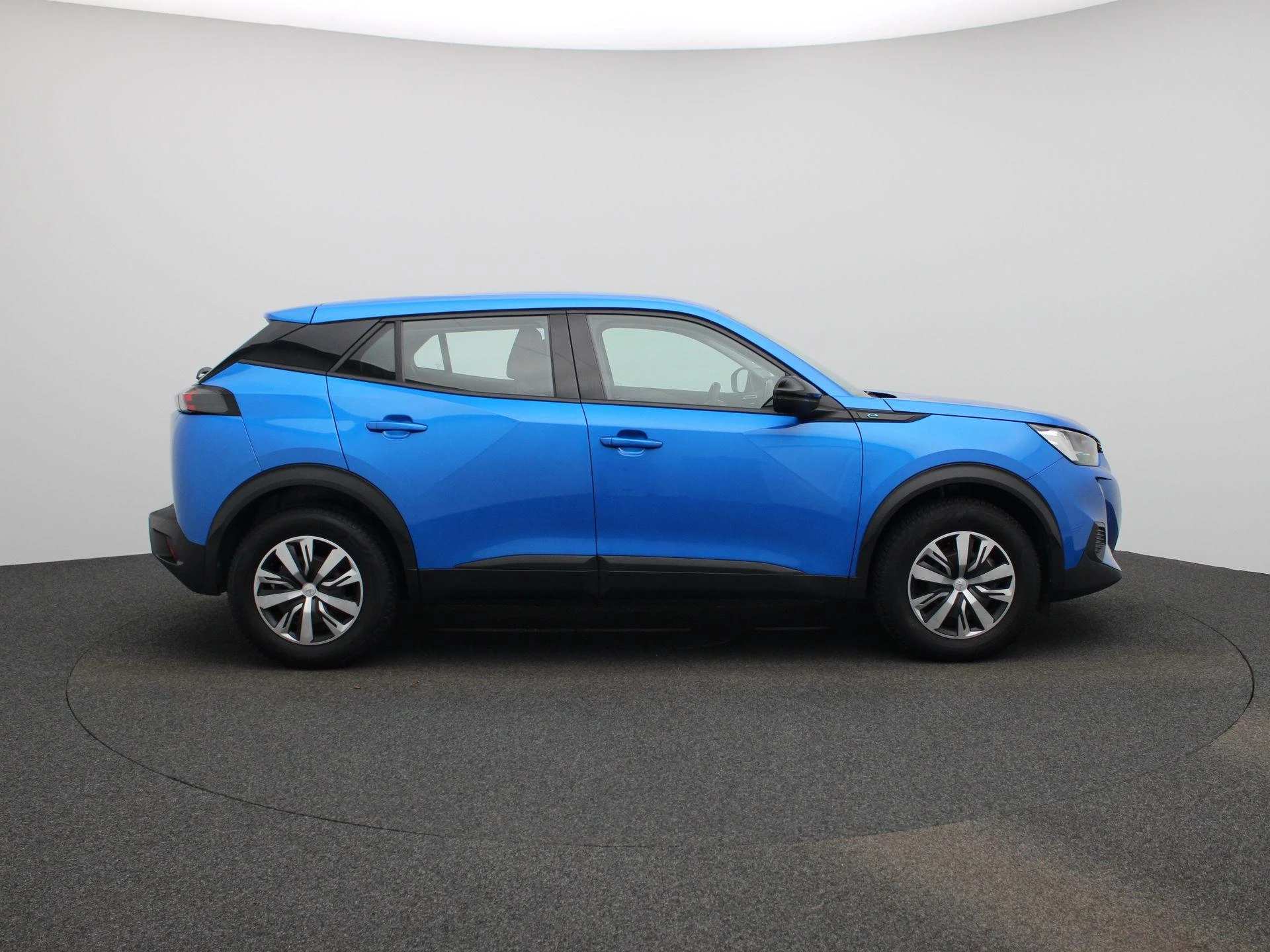 Peugeot-e-2008-image-6