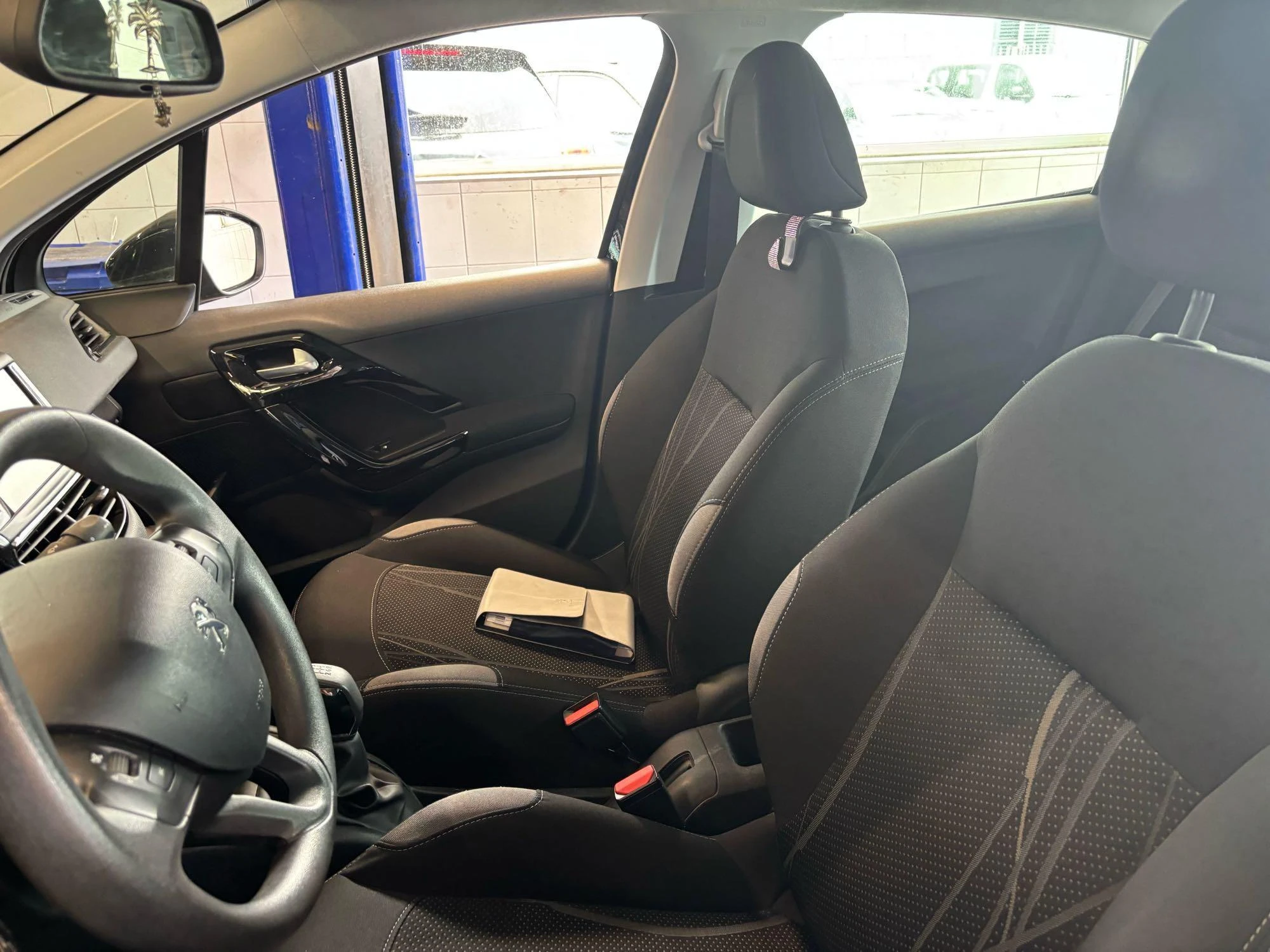 Peugeot-208-image-14