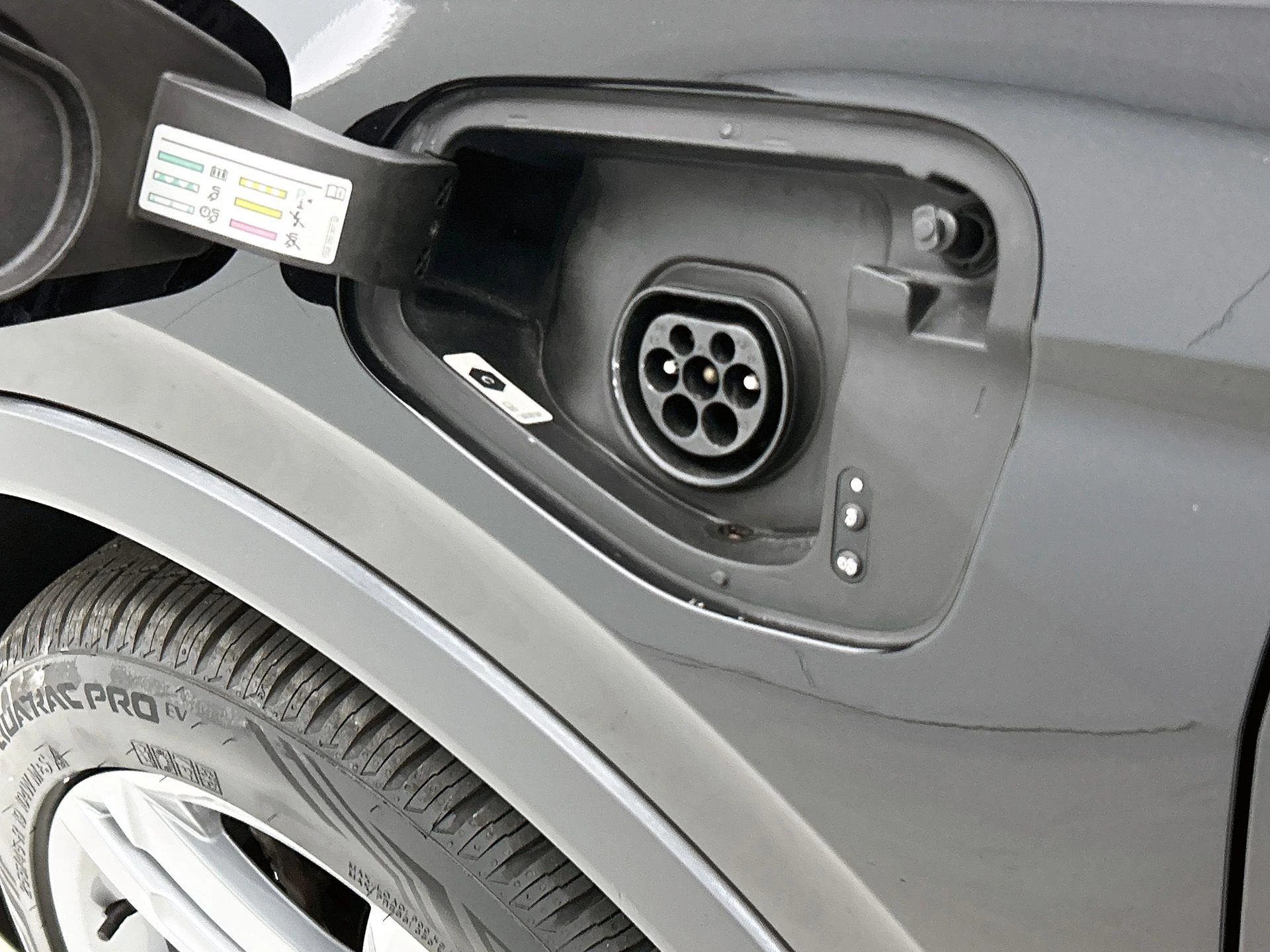 Volkswagen-Tiguan-image-14