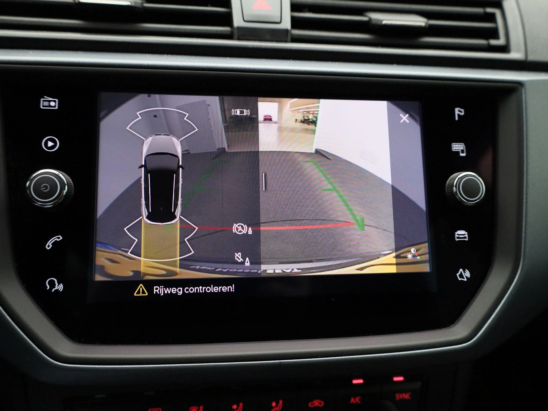 SEAT-Arona-image-23