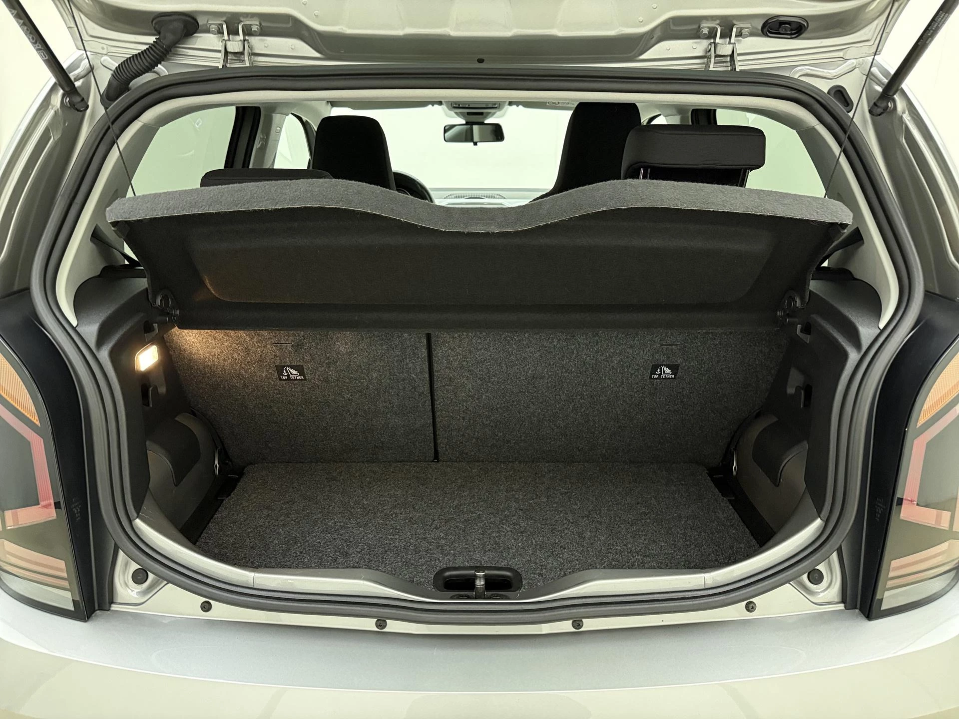 Volkswagen-e-up!-image-4