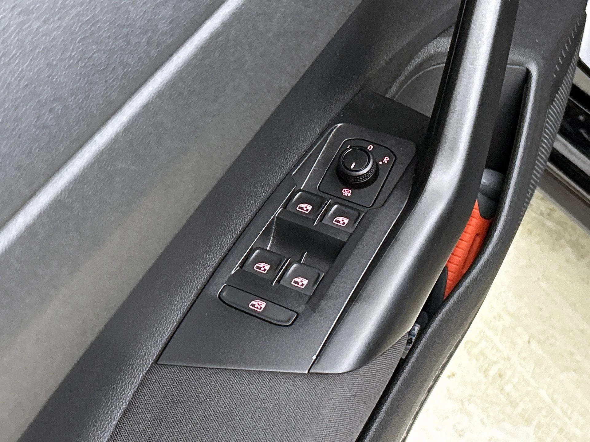Volkswagen-Polo-image-24
