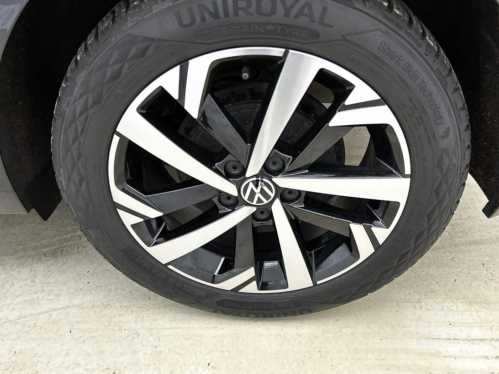 Volkswagen-Polo-image-31