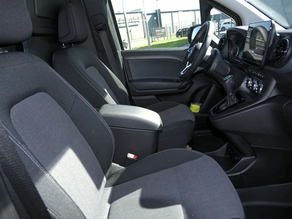 Mercedes-Benz-eCitan-image-10