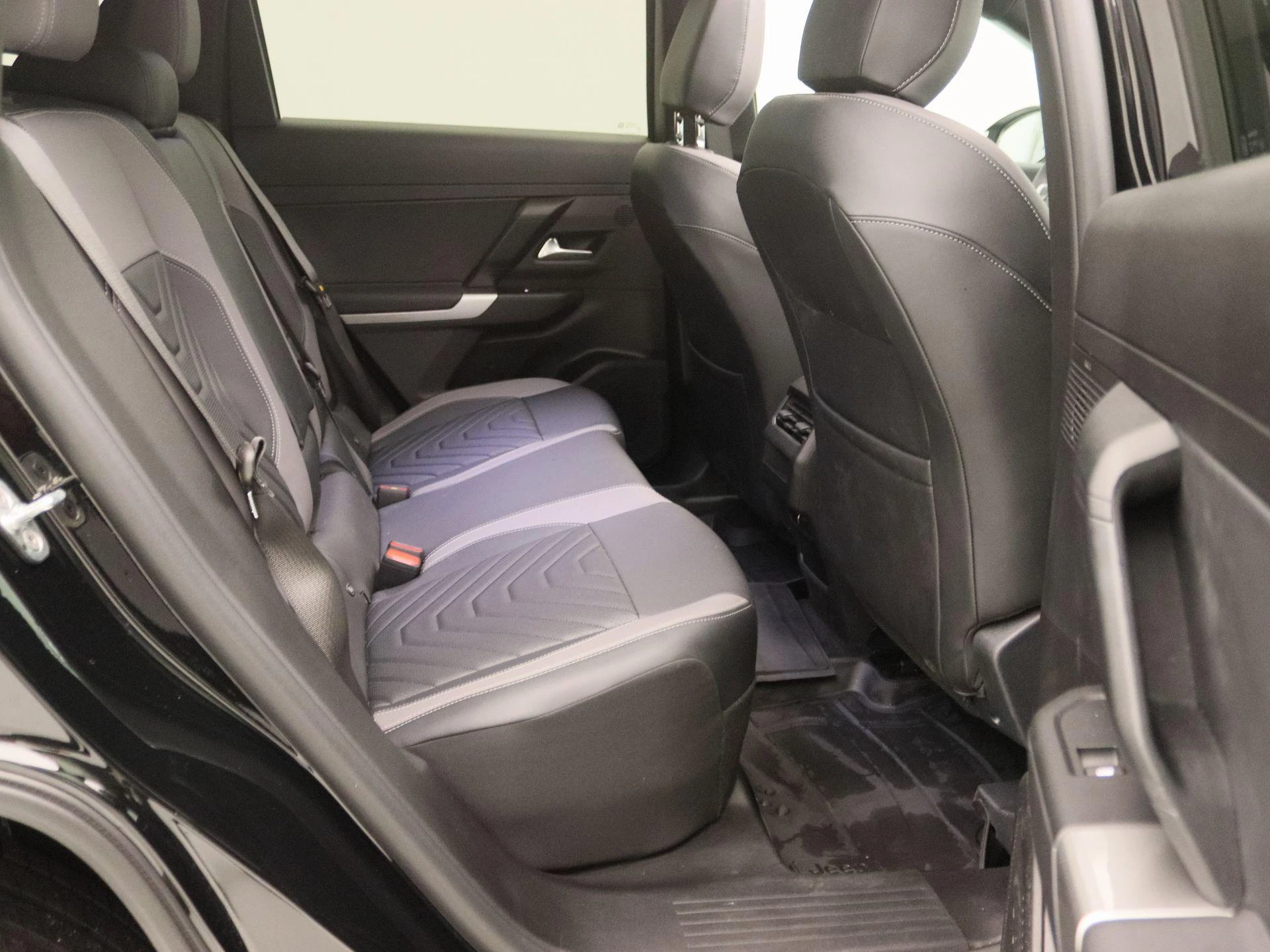 Jeep-Compass-image-25