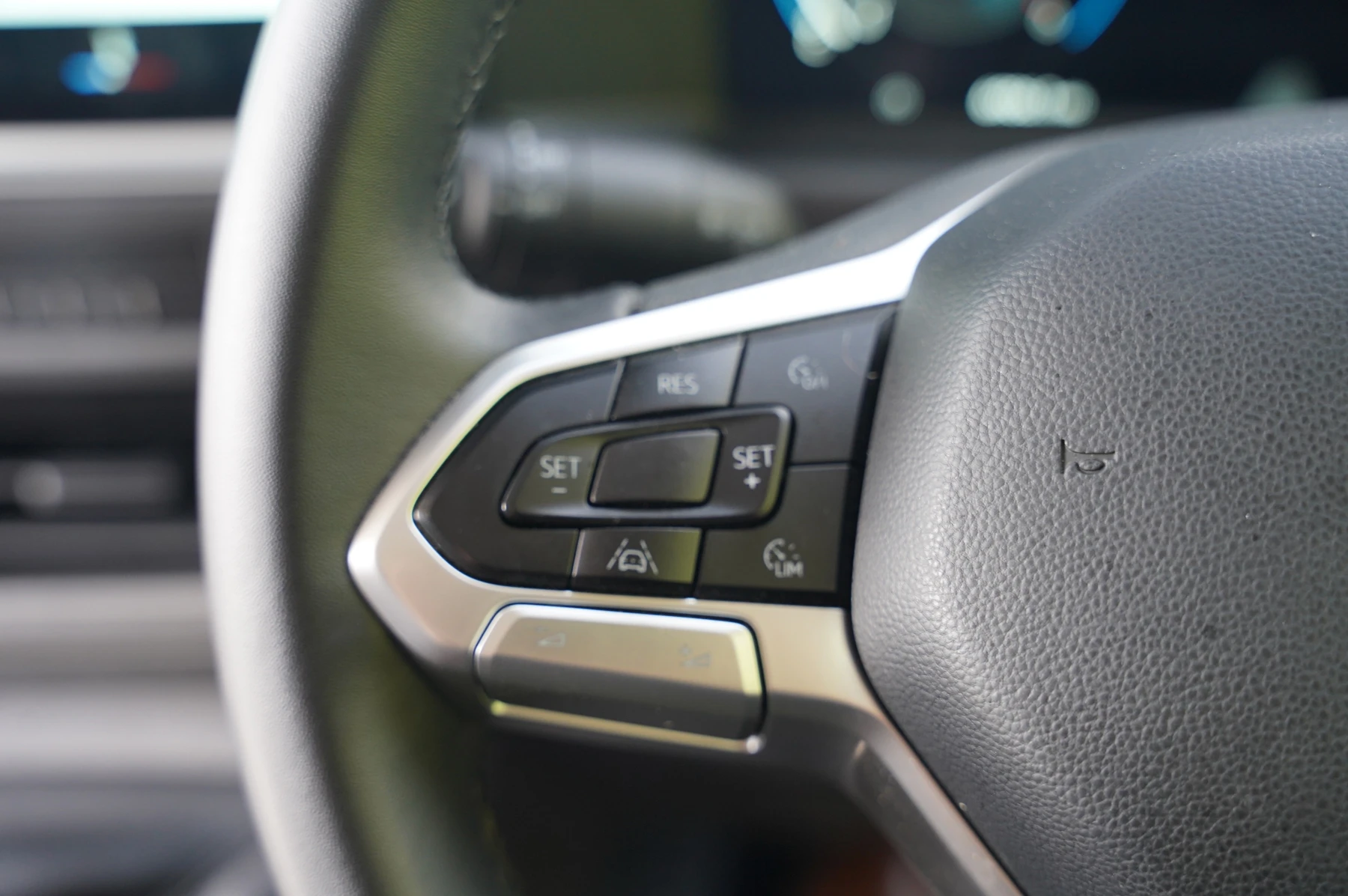 Volkswagen-Transporter-image-15