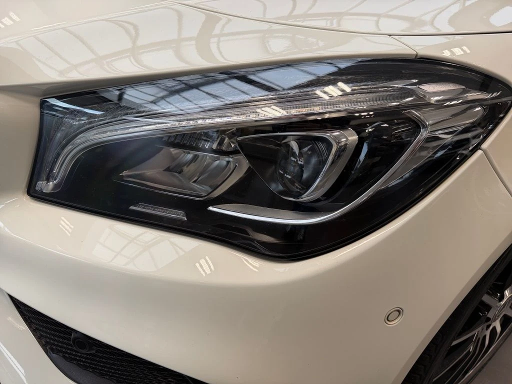 Mercedes-Benz-CLA 180-image-17