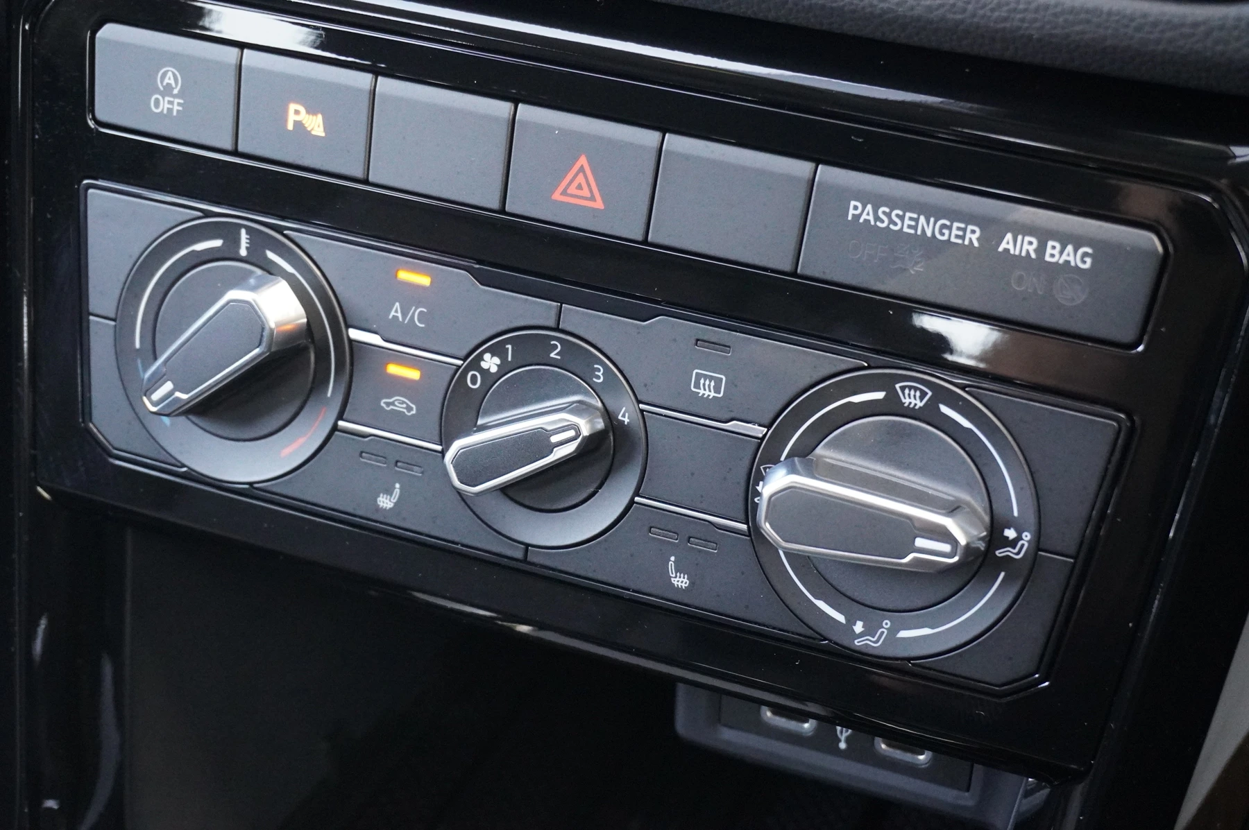 Volkswagen-T-Cross-image-7