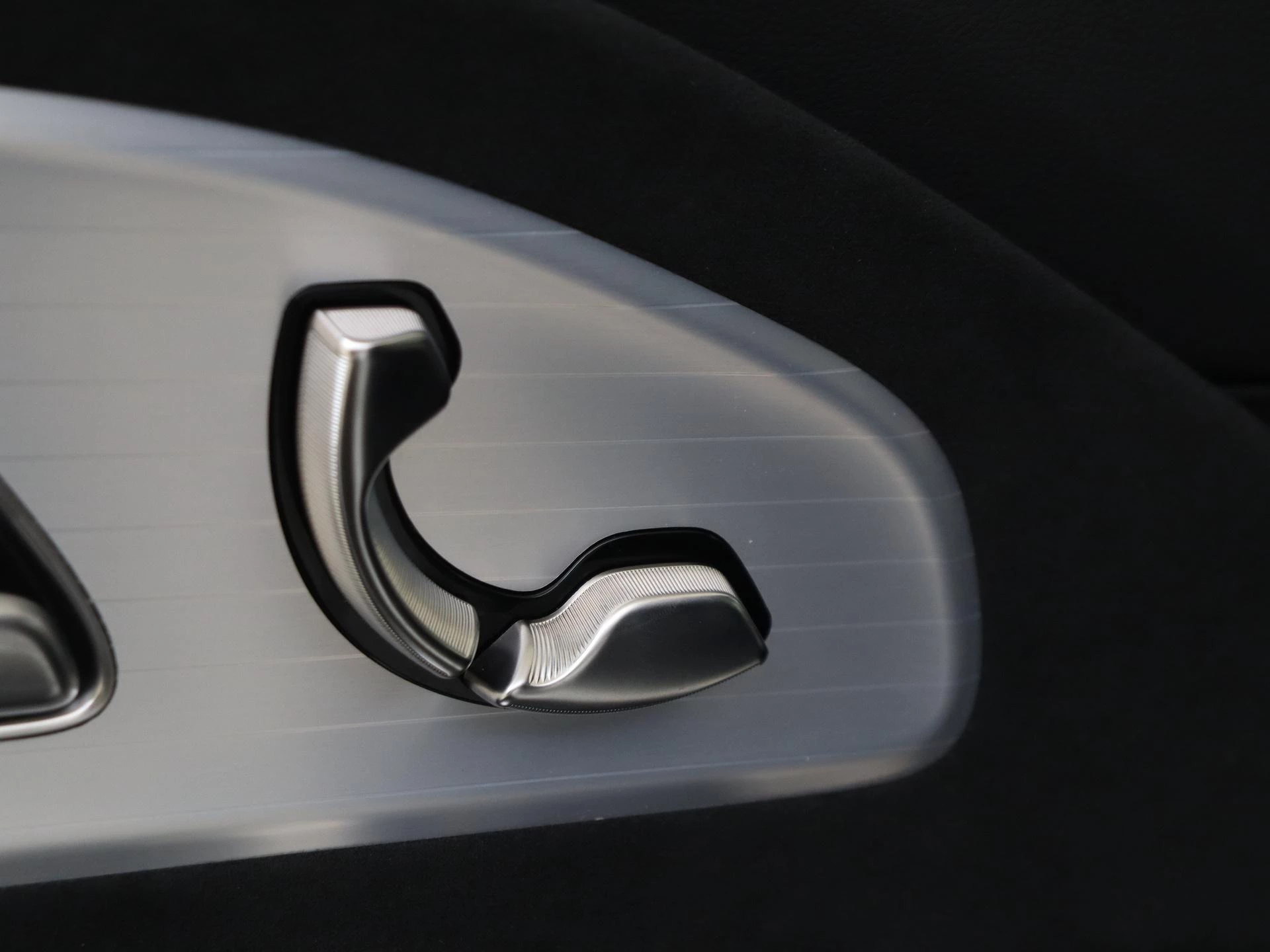 Mercedes-Benz-CLA-image-23