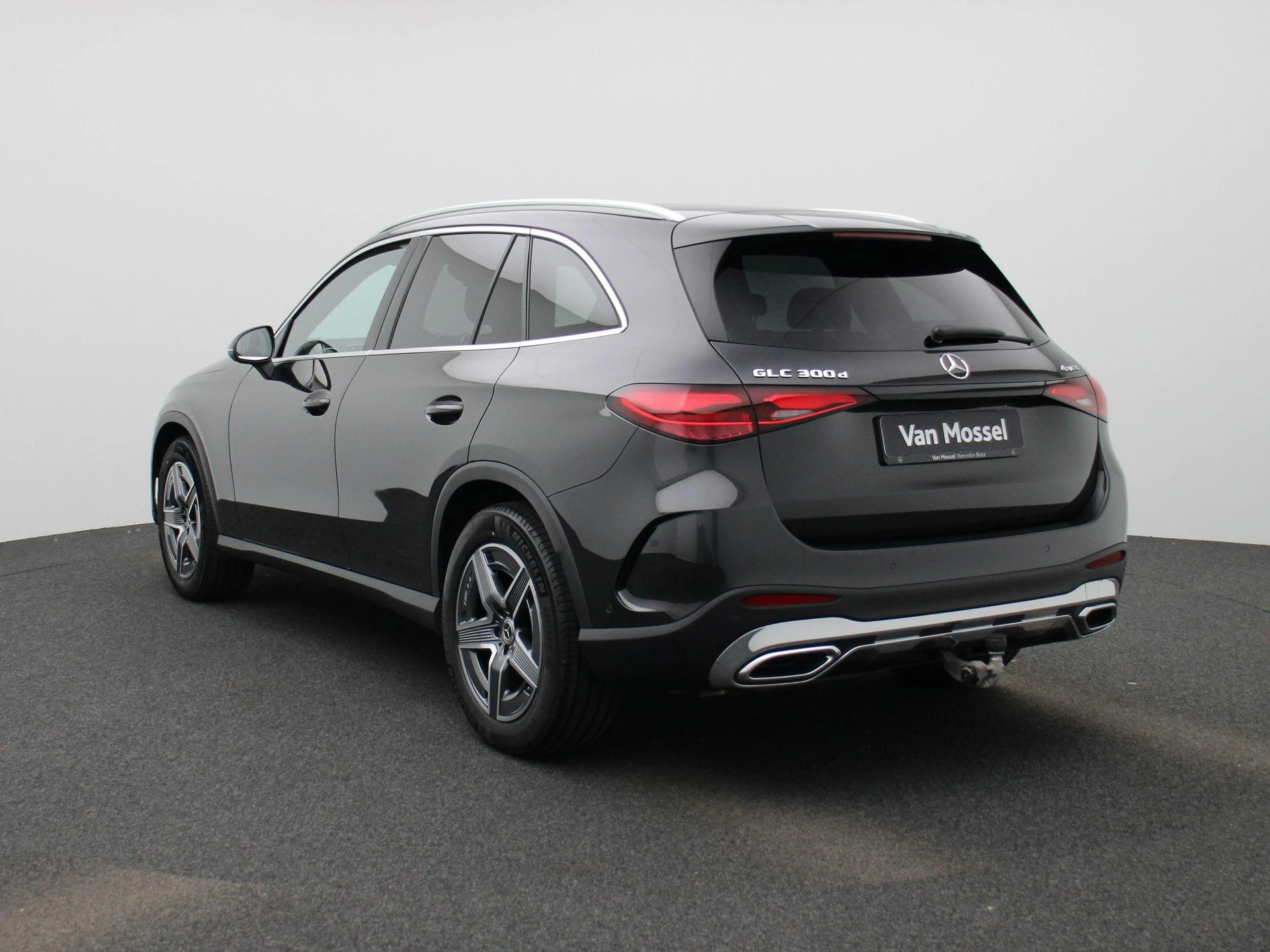 Mercedes-Benz-GLC-image-1