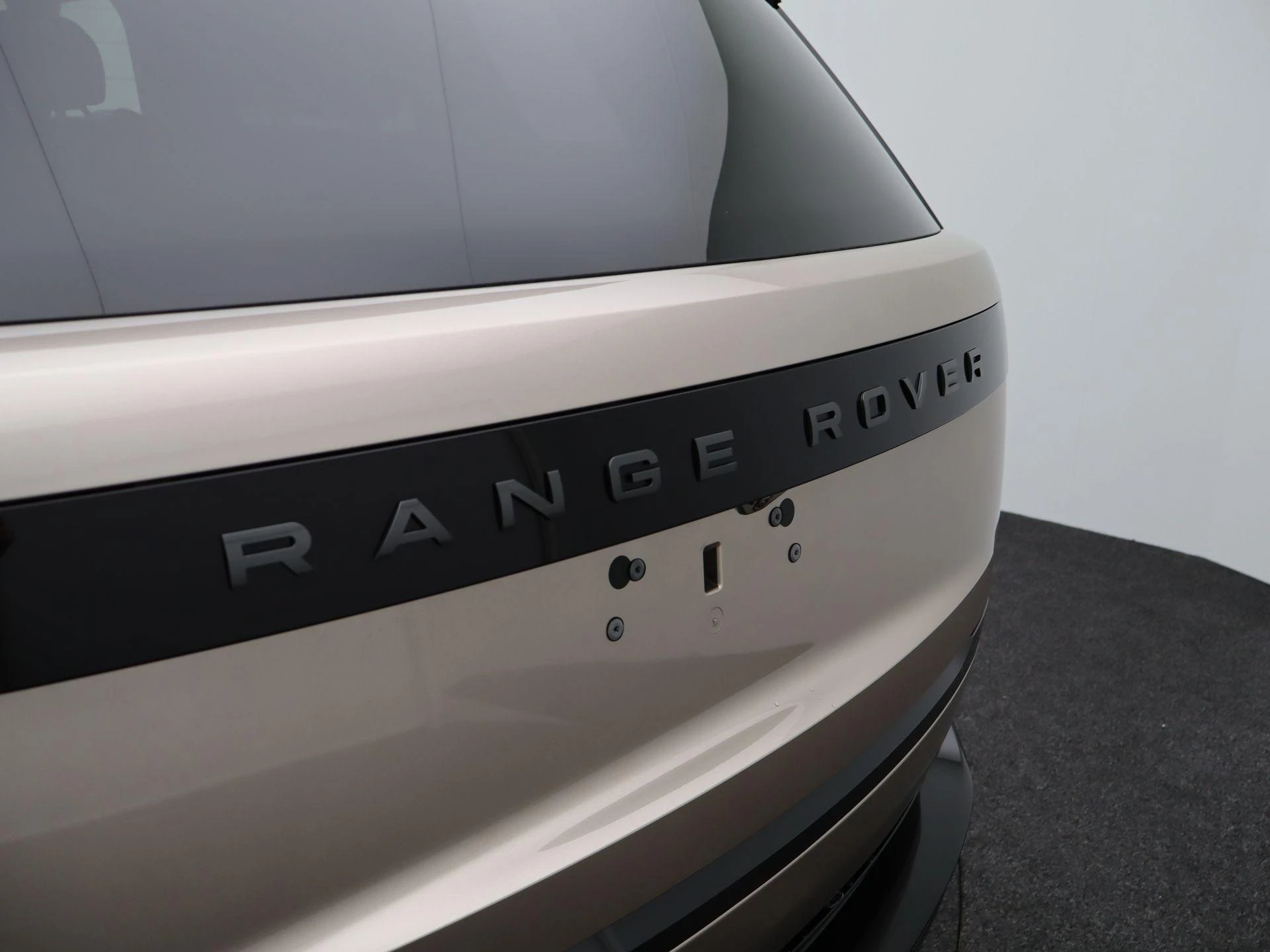 Land Rover-Range Rover-image-47