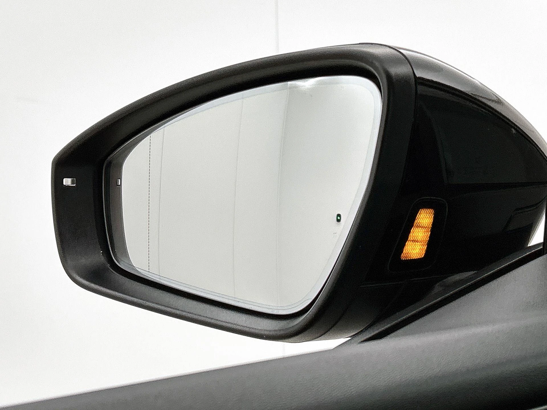 Audi-Q4 e-tron-image-10