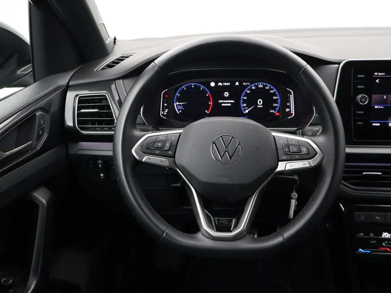 Volkswagen-T-Cross-image-13