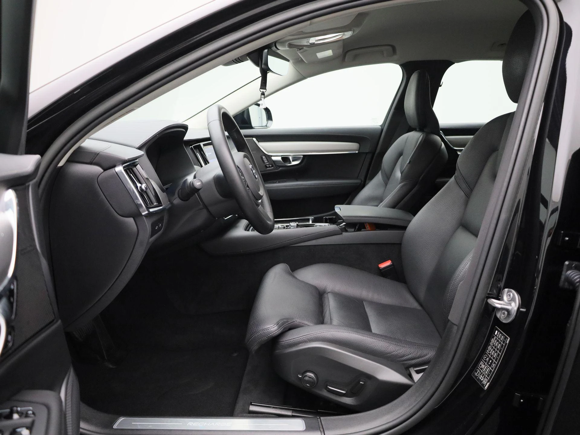 Volvo-V90-image-10