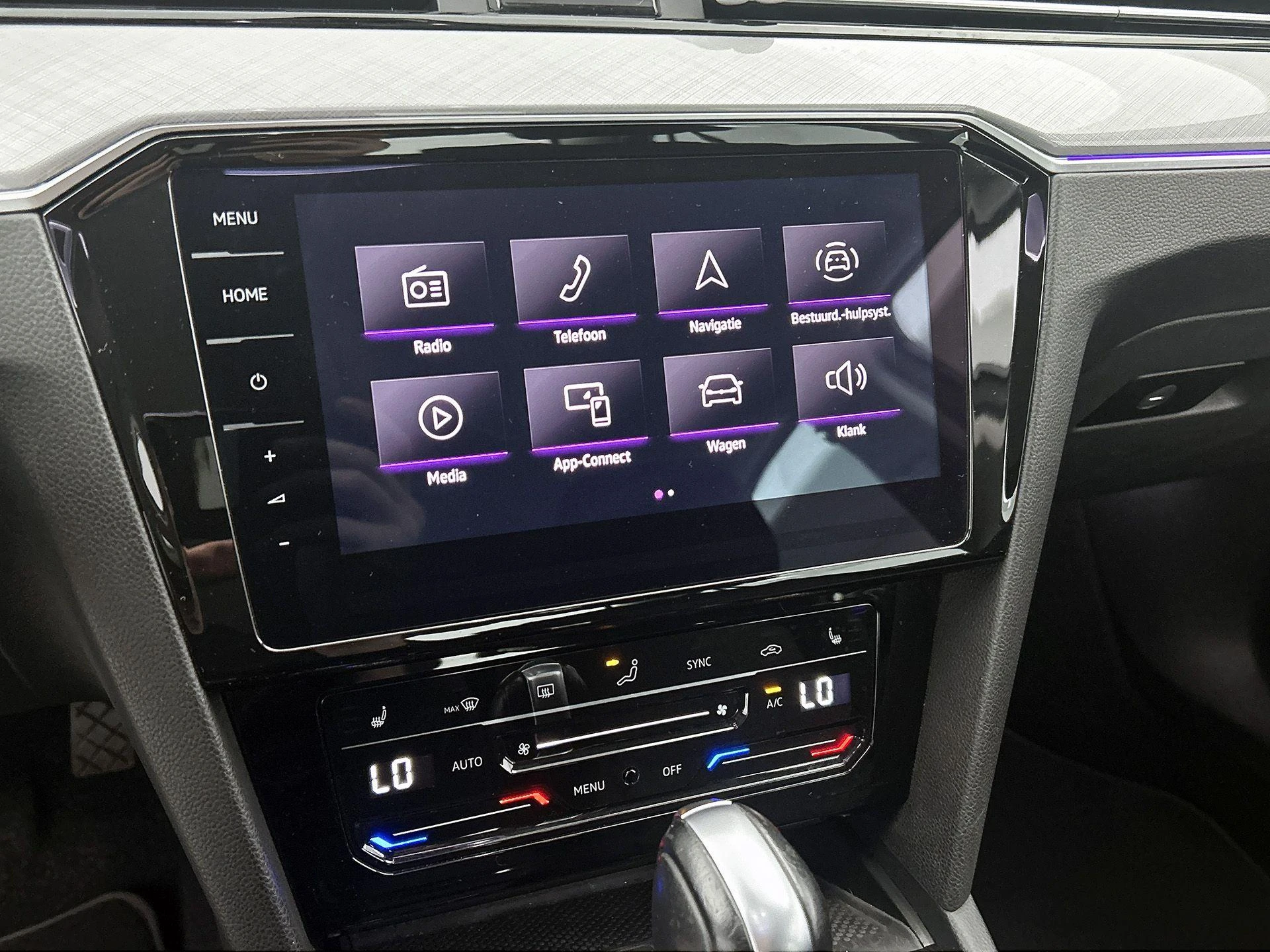 Volkswagen-Passat-image-29
